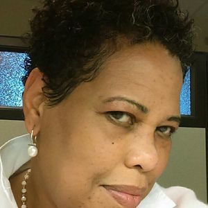 Meet your Posher, Carla